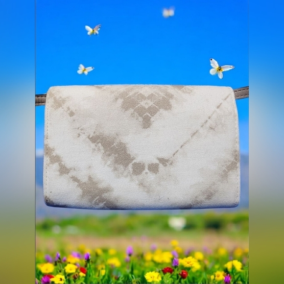 Simply Vera Vera Wang Tie-Dye Print Wallet/Crossbody Bag - Picture 2 of 8